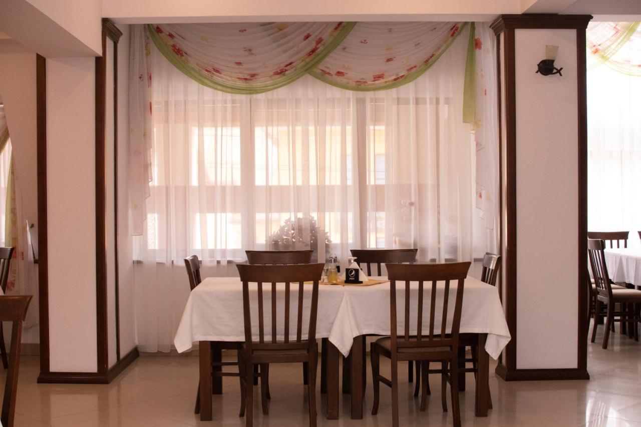 Bicaz-Chei Hotel Ngoại thất bức ảnh